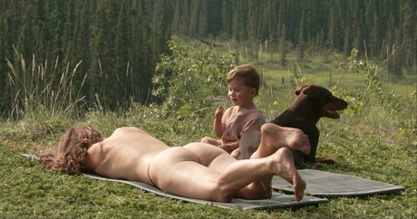 Foto desnuda filtrada de OnlyFans de Under The Pines