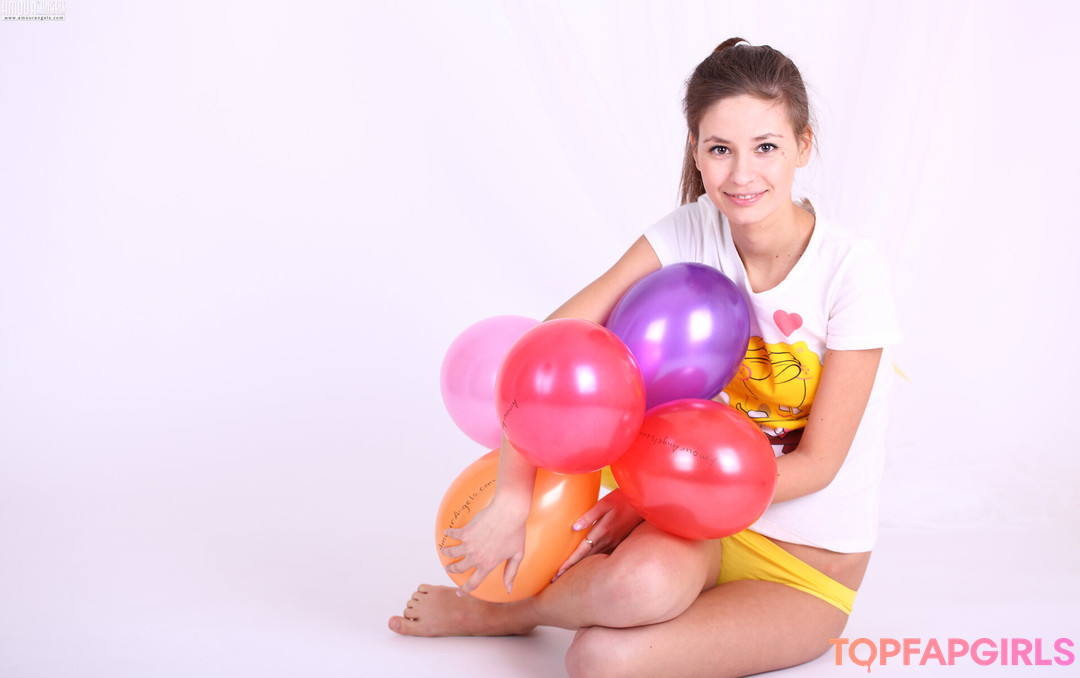 Foto desnuda filtrada de OnlyFans de Amourangels #1642 Foto desnuda filtrada de OnlyFans de Amourangels #1642