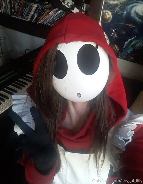 Shygal_lilly