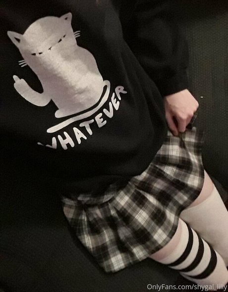 Shygal_lilly