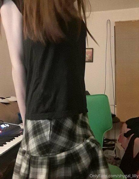 Shygal_lilly