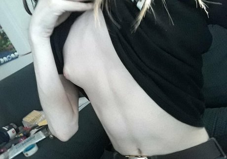 Shygal_lilly
