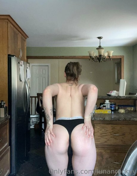 Foto desnuda filtrada de OnlyFans de Lunanrockyy