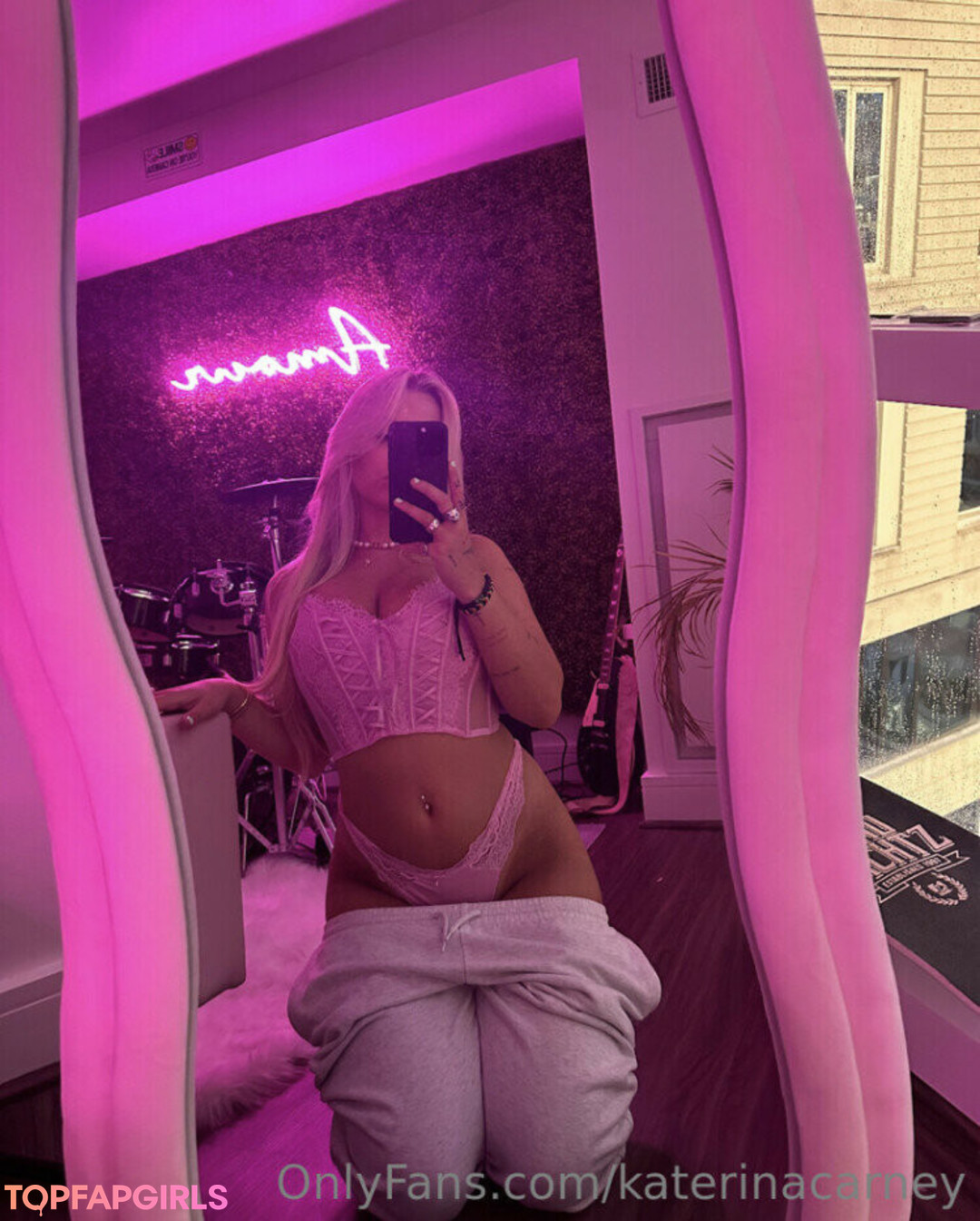 Foto desnuda filtrada de OnlyFans de Katerina Carney #64 Foto desnuda filtrada de OnlyFans de Katerina Carney #64