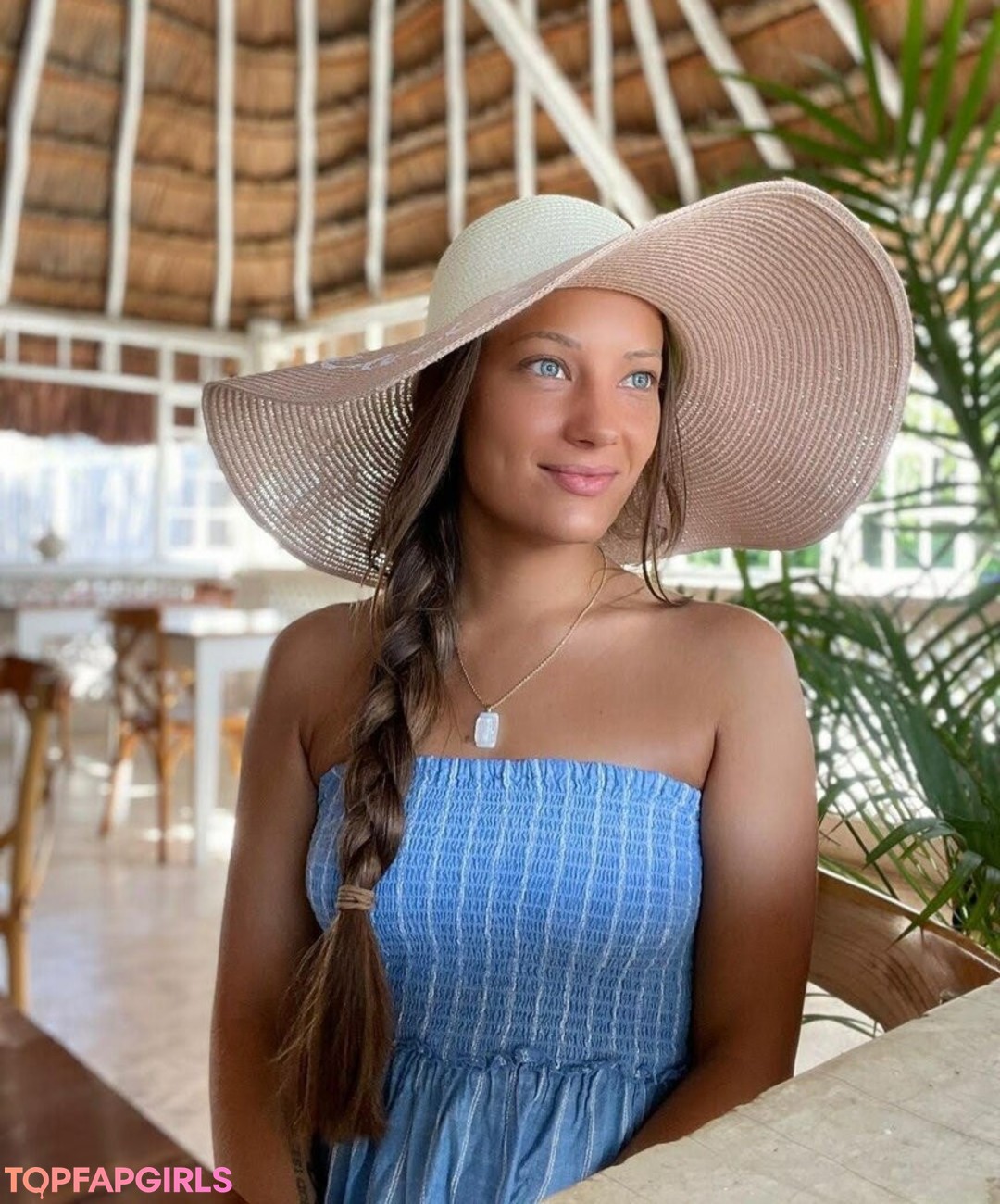 Foto desnuda filtrada de OnlyFans de Britney Marie #2 Foto desnuda filtrada de OnlyFans de Britney Marie #2