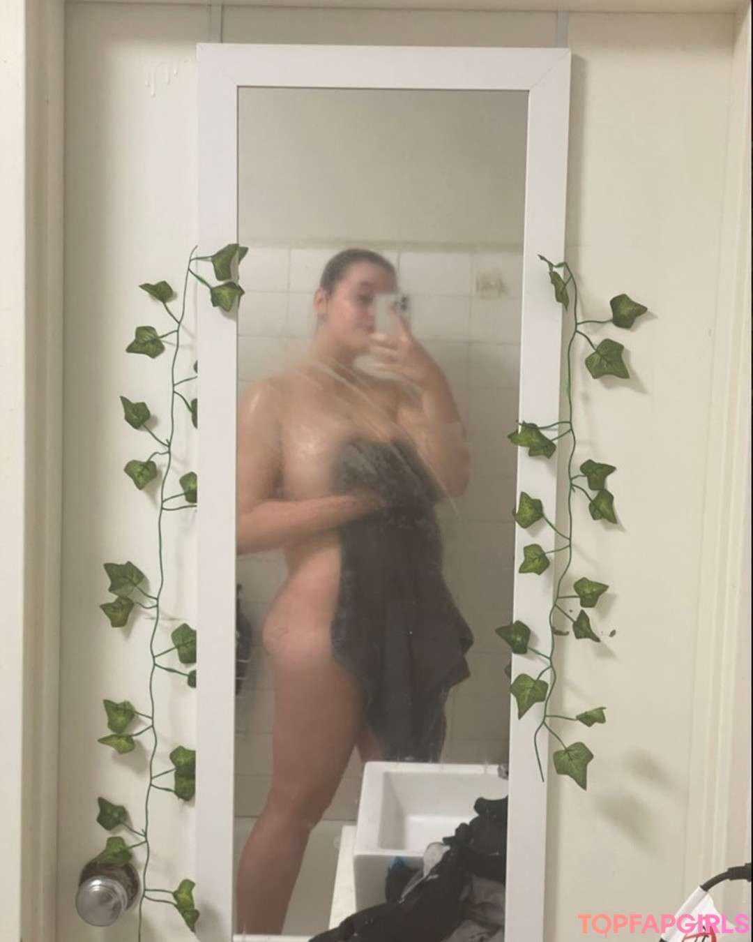 Foto desnuda filtrada de OnlyFans de Bitterbritt #35 Foto desnuda filtrada de OnlyFans de Bitterbritt #35