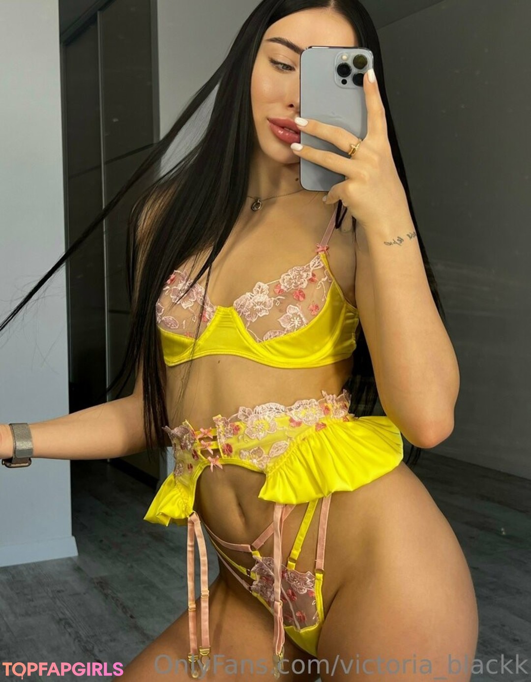 Foto desnuda filtrada de OnlyFans de Victoriablackk #42 Foto desnuda filtrada de OnlyFans de Victoriablackk #42