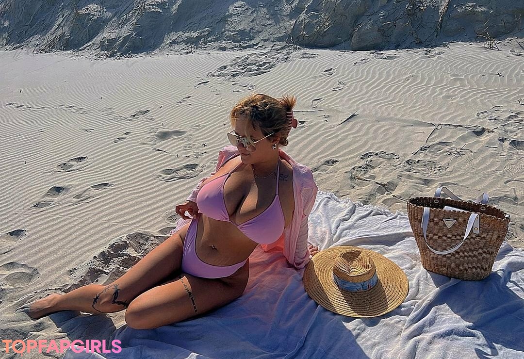 Foto desnuda filtrada de OnlyFans de Emilychannel #37 Foto desnuda filtrada de OnlyFans de Emilychannel #37