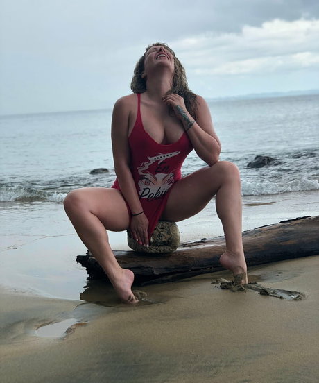 Foto desnuda filtrada de OnlyFans de Angelique Burgos