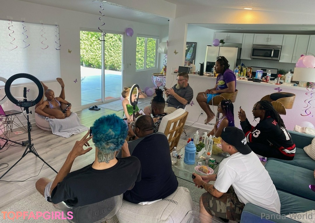 Foto desnuda filtrada de OnlyFans de Pandaworld #107 Foto desnuda filtrada de OnlyFans de Pandaworld #107