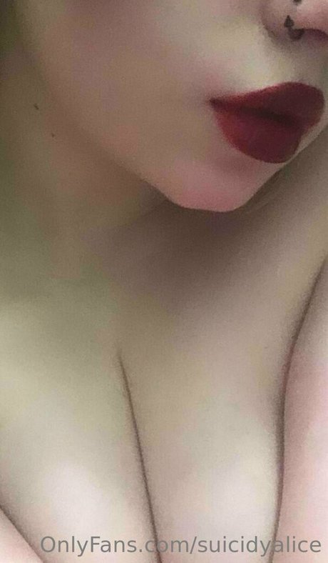Foto desnuda filtrada de OnlyFans de Suicidyalice