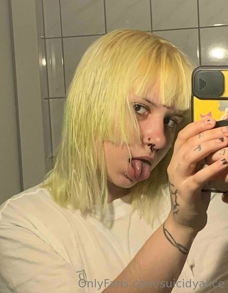 Foto desnuda filtrada de OnlyFans de Suicidyalice