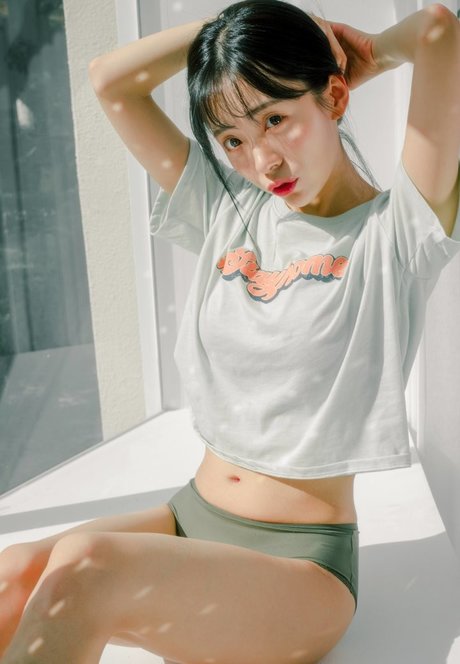 Foto desnuda filtrada de OnlyFans de Leeesovely