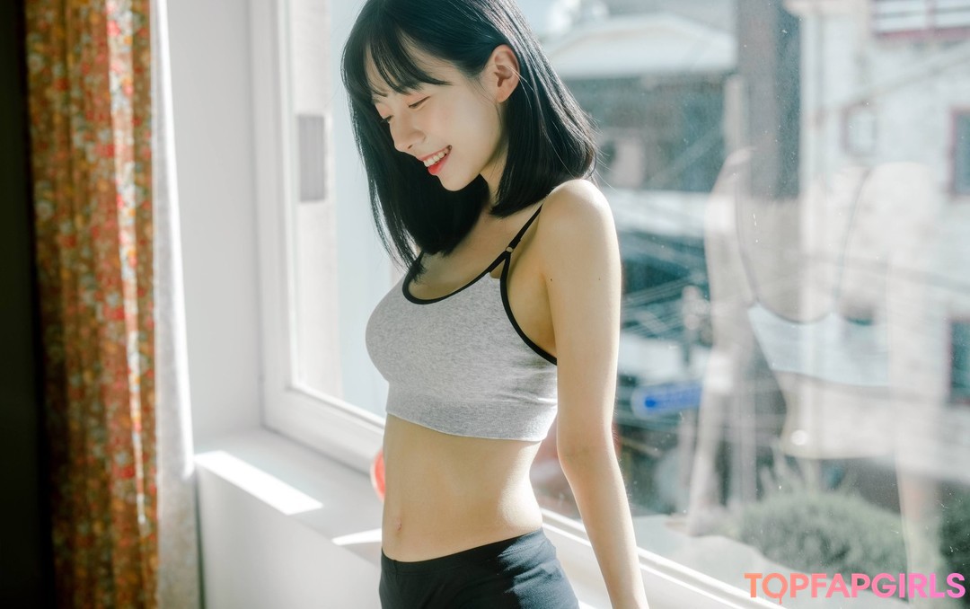 Foto desnuda filtrada de OnlyFans de Leeesovely #69 Foto desnuda filtrada de OnlyFans de Leeesovely #69