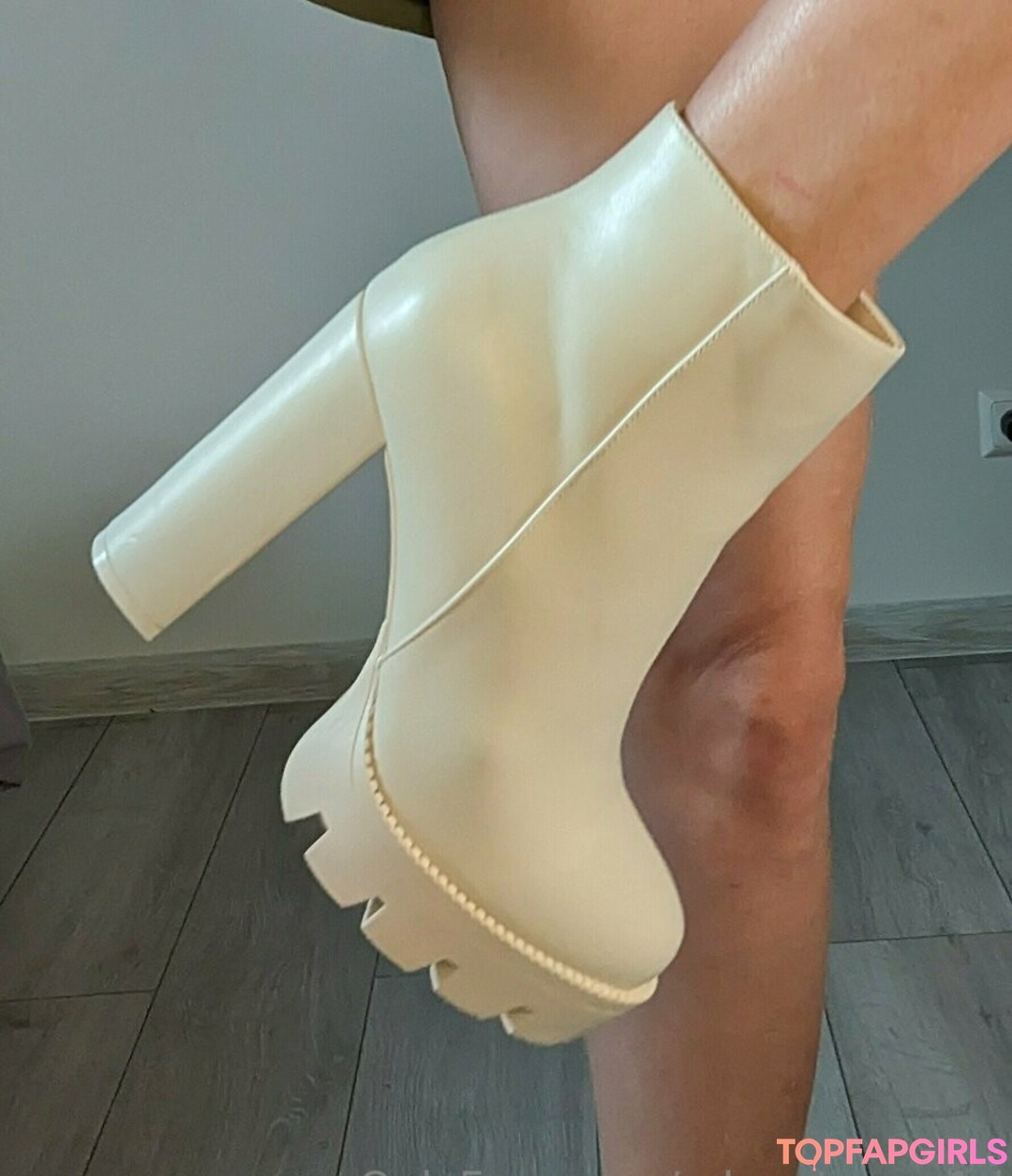 Foto desnuda filtrada de OnlyFans de Adventureg1rl #72 Foto desnuda filtrada de OnlyFans de Adventureg1rl #72