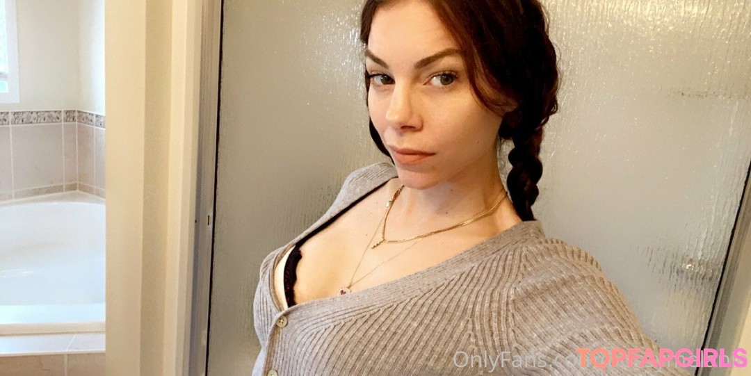 Foto desnuda filtrada de OnlyFans de Bellapetitewifey #20 Foto desnuda filtrada de OnlyFans de Bellapetitewifey #20