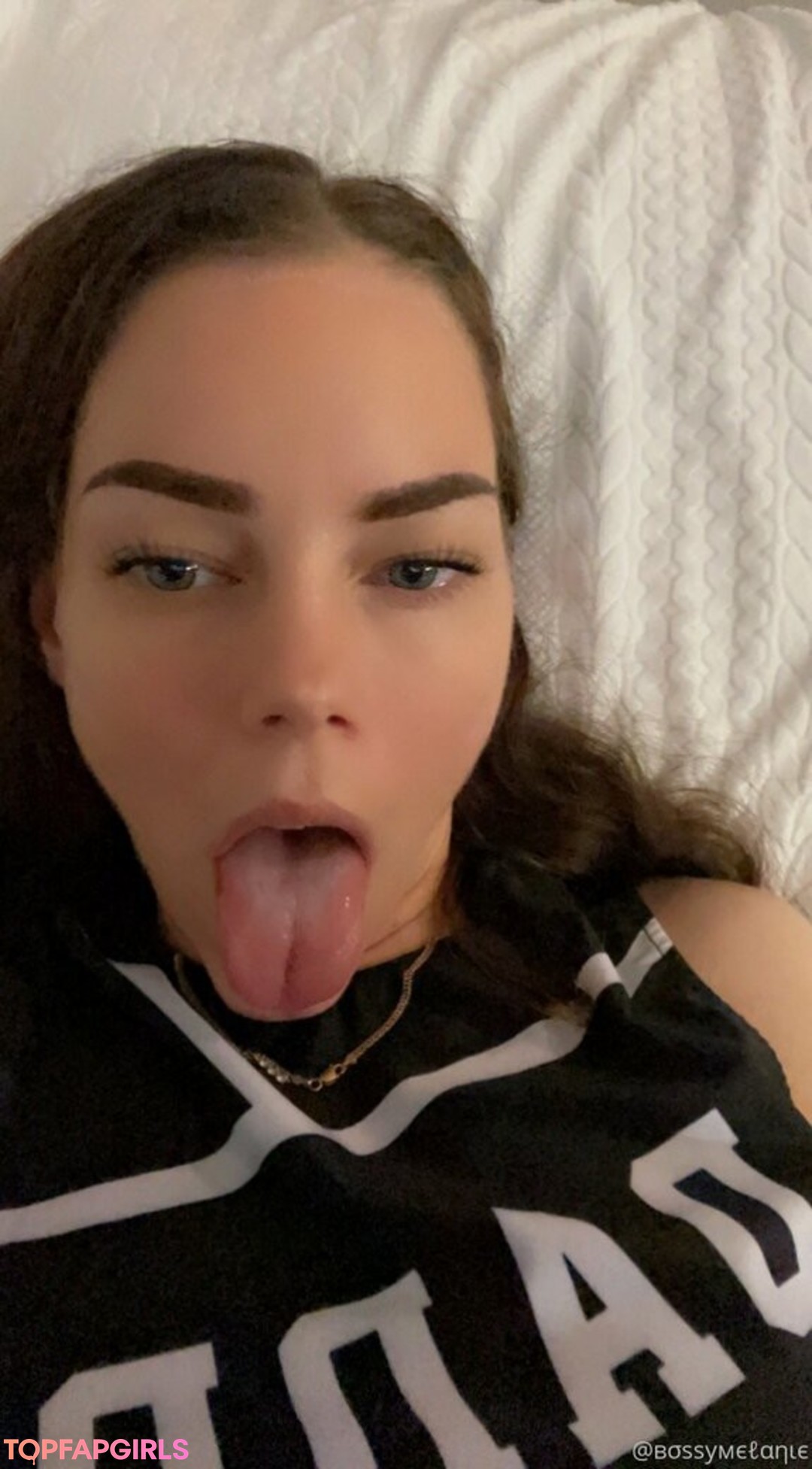 Foto desnuda filtrada de OnlyFans de Bellapetitewifey #85 Foto desnuda filtrada de OnlyFans de Bellapetitewifey #85