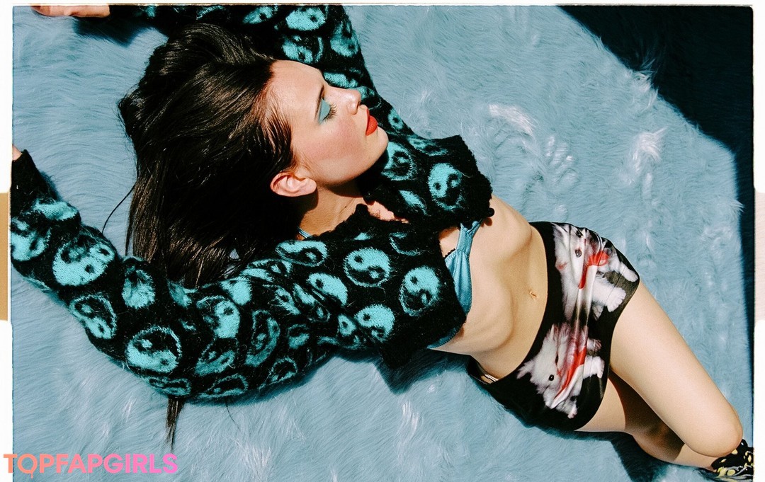 Foto desnuda filtrada de OnlyFans de Bea Miller #17 Foto desnuda filtrada de OnlyFans de Bea Miller #17