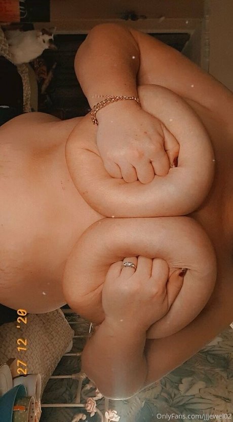 Foto desnuda filtrada de OnlyFans de Jjjewel02