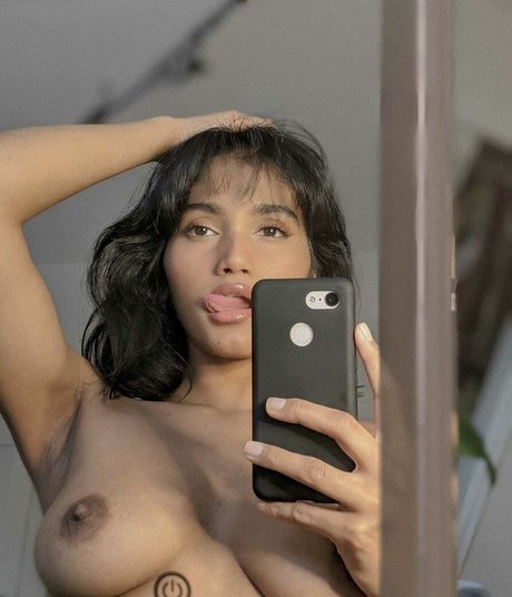 Foto desnuda filtrada de OnlyFans de kalanifernando