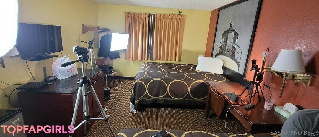 Foto desnuda filtrada de OnlyFans de Sashaandbearxx #7 Foto desnuda filtrada de OnlyFans de Sashaandbearxx #7