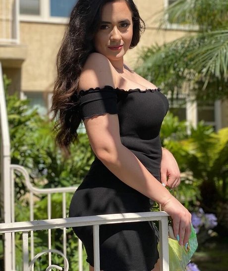 Veronica Rose