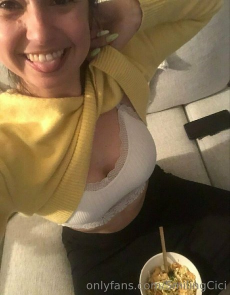 Foto desnuda filtrada de OnlyFans de Smilingcici