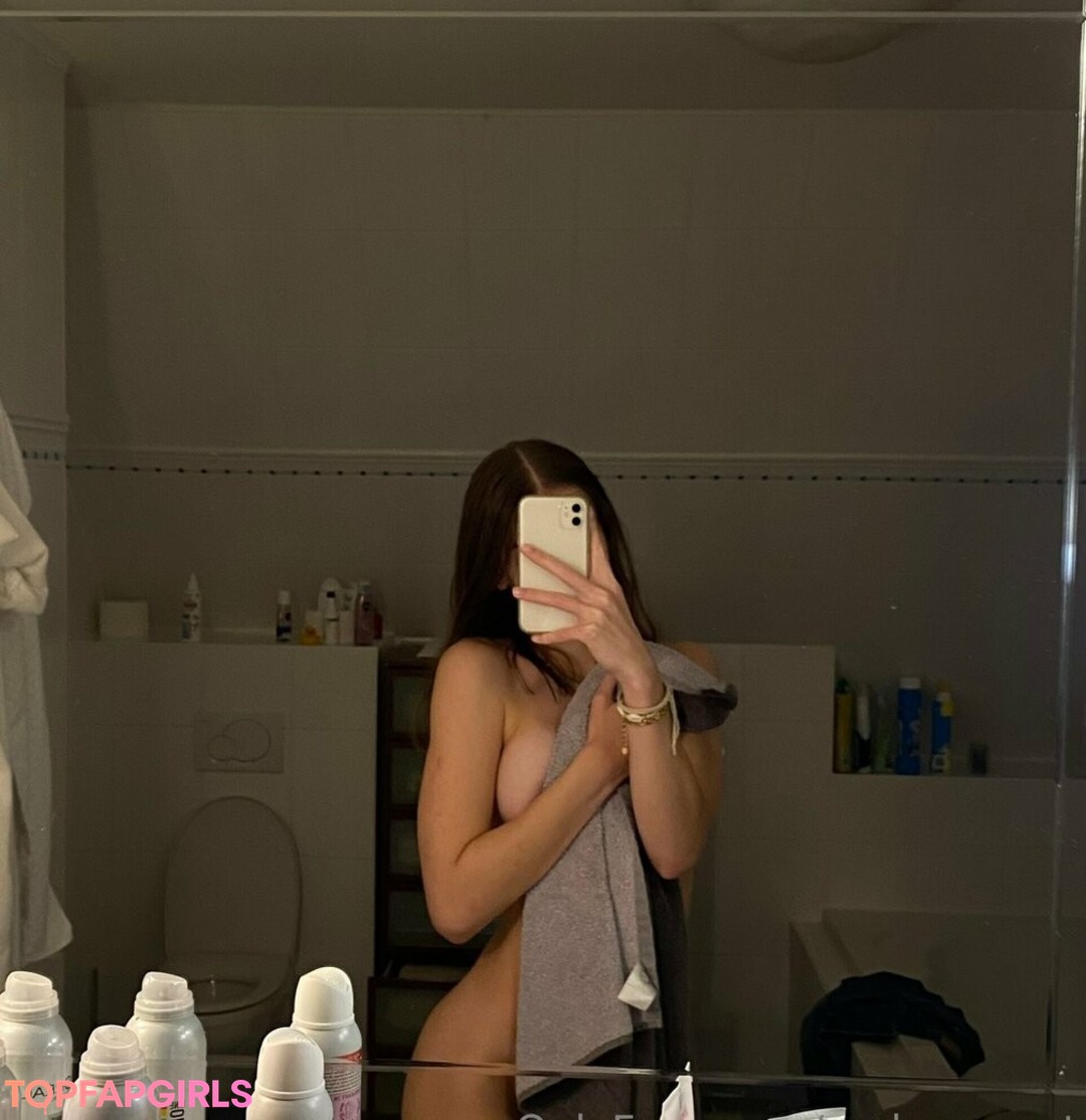 Foto desnuda filtrada de OnlyFans de Carlasecret #24 Foto desnuda filtrada de OnlyFans de Carlasecret #24