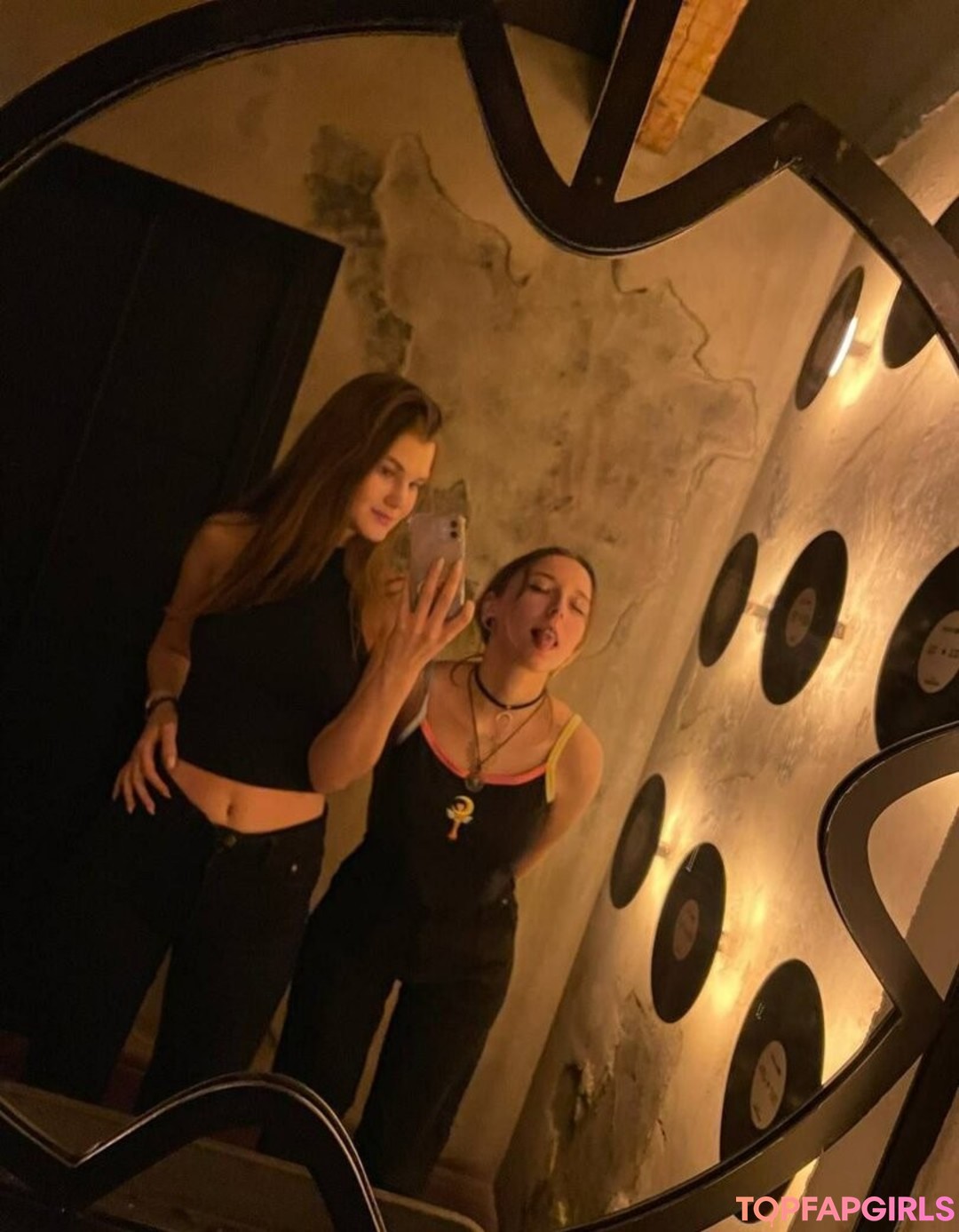 Foto desnuda filtrada de OnlyFans de Loli Molly #125 Foto desnuda filtrada de OnlyFans de Loli Molly #125