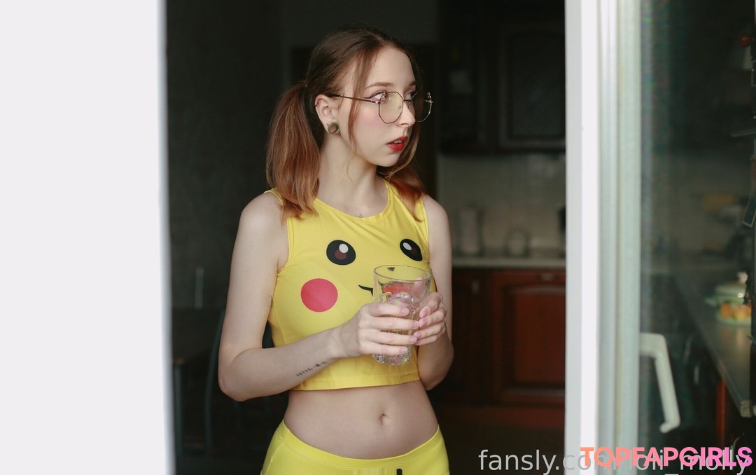 Foto desnuda filtrada de OnlyFans de Loli Molly #168 Foto desnuda filtrada de OnlyFans de Loli Molly #168