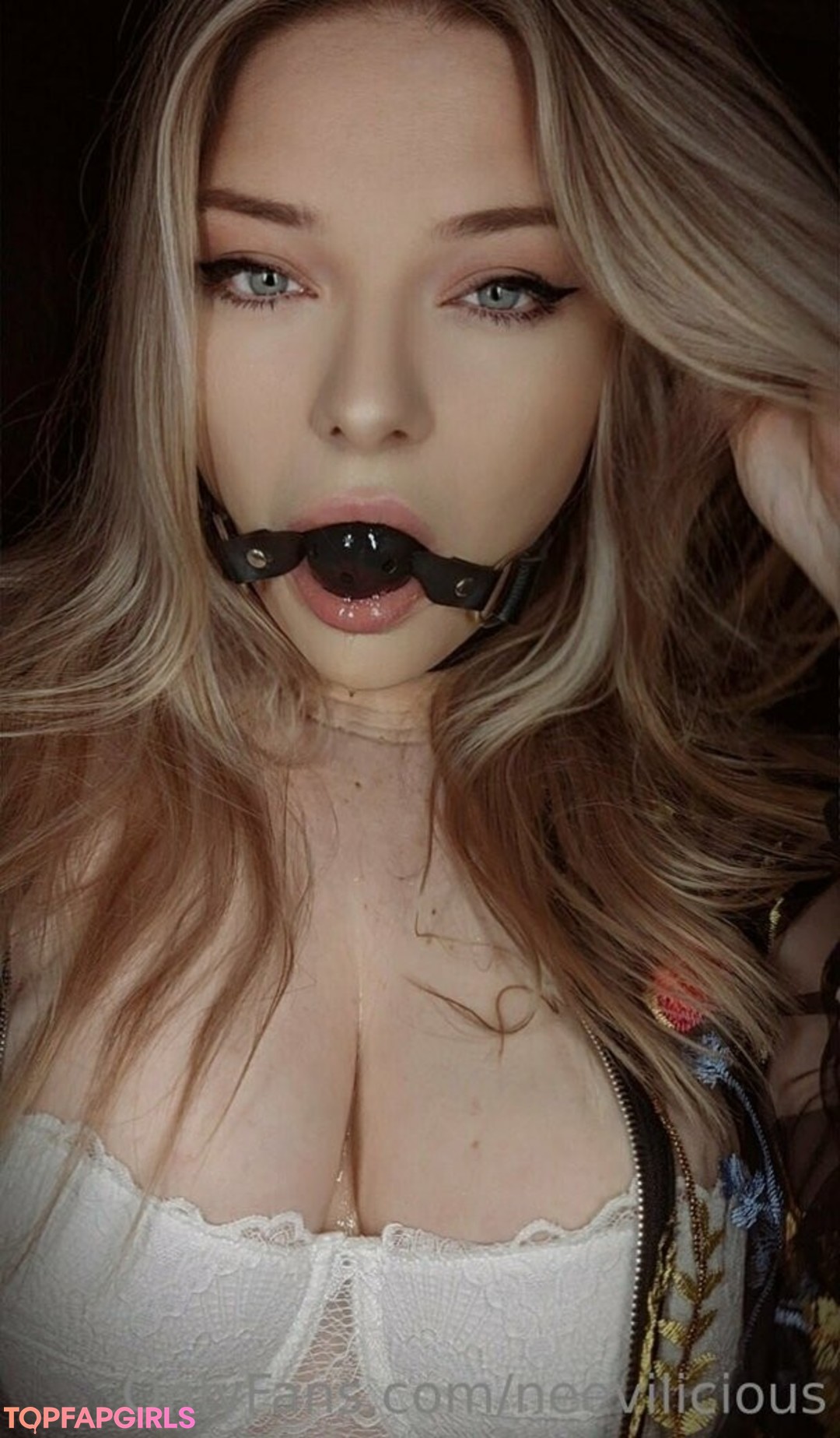 Foto desnuda filtrada de OnlyFans de Neevilicious #110 Foto desnuda filtrada de OnlyFans de Neevilicious #110