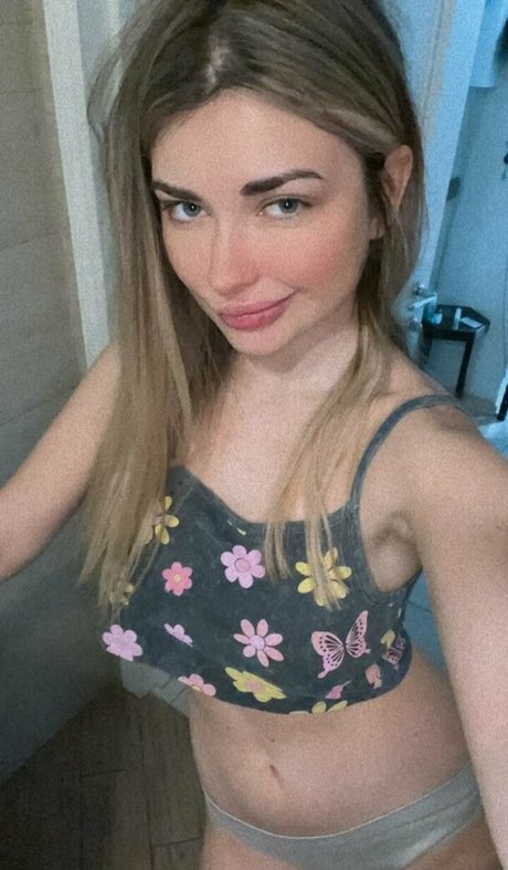 Foto desnuda filtrada de OnlyFans de Ahrinyan
