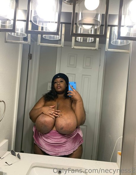 Foto desnuda filtrada de OnlyFans de Necyness2