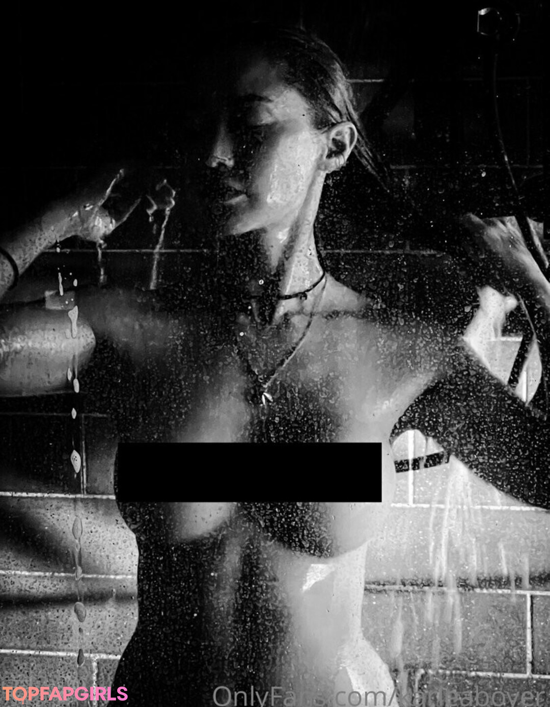 Foto desnuda filtrada de OnlyFans de Karleaxoxo #3 Foto desnuda filtrada de OnlyFans de Karleaxoxo #3