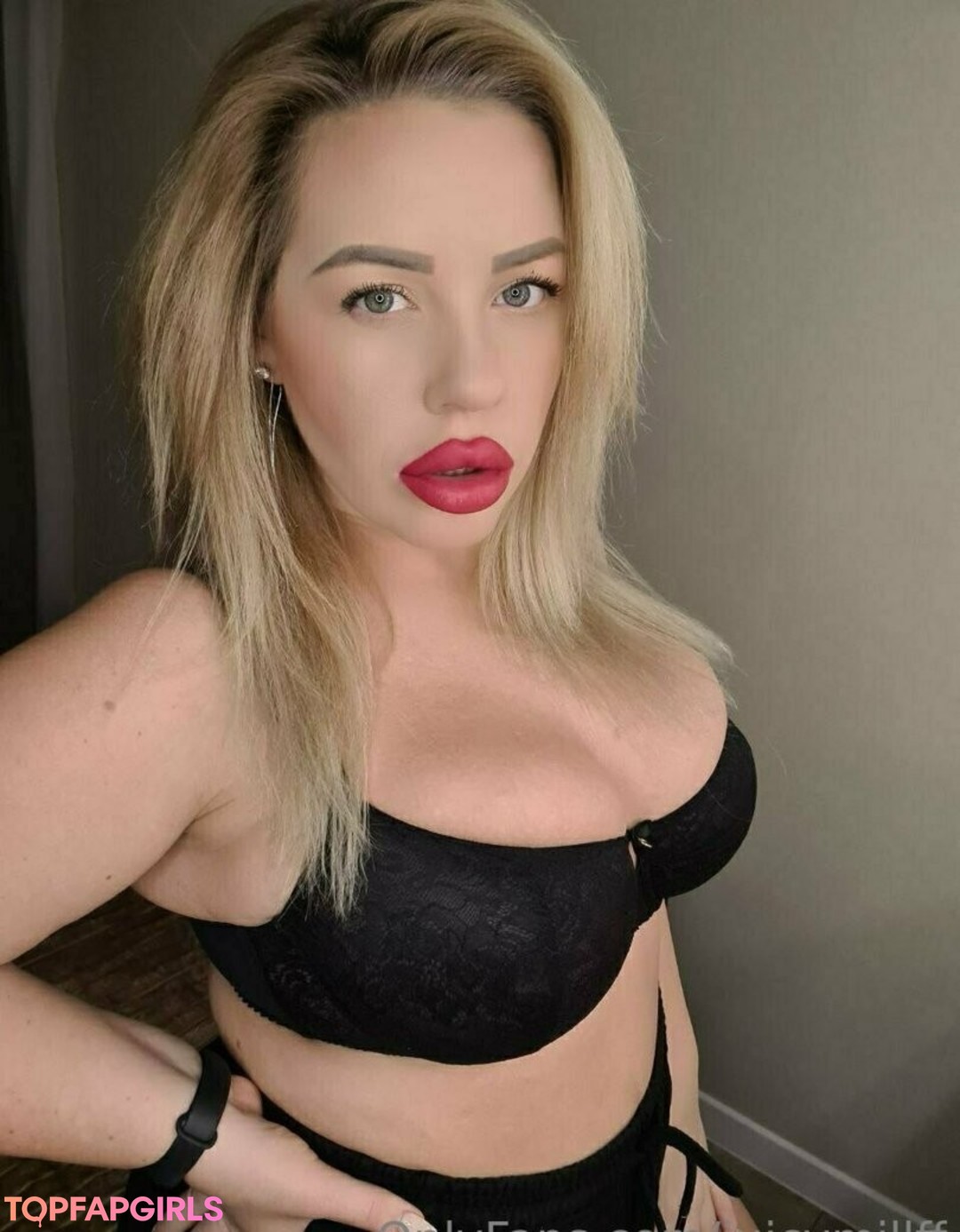 Foto desnuda filtrada de OnlyFans de Fierymommy #94 Foto desnuda filtrada de OnlyFans de Fierymommy #94