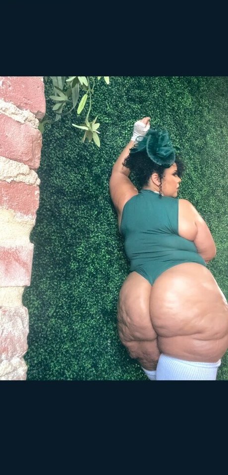 Foto desnuda filtrada de OnlyFans de redthunderthighz