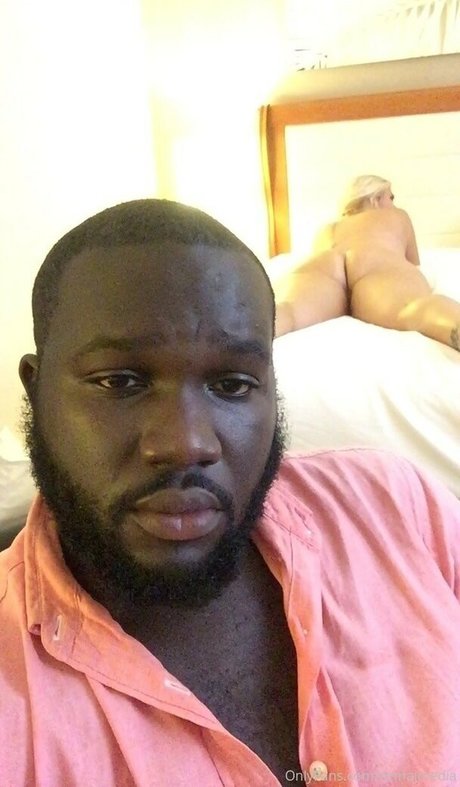 Foto desnuda filtrada de OnlyFans de Semajmedia