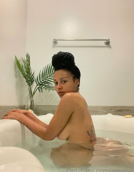 Foto desnuda filtrada de OnlyFans de Anya Ivy
