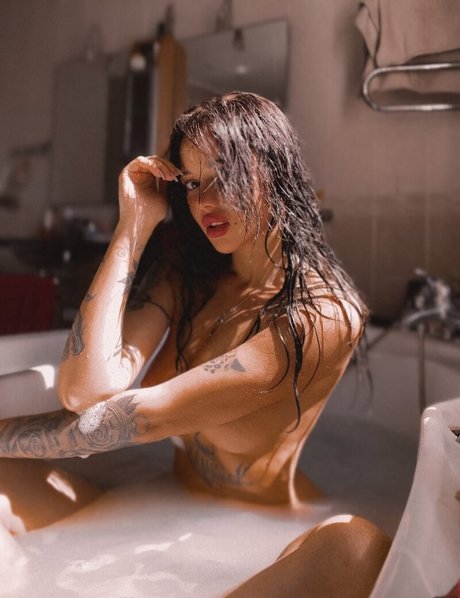 Foto desnuda filtrada de OnlyFans de Baby Momo