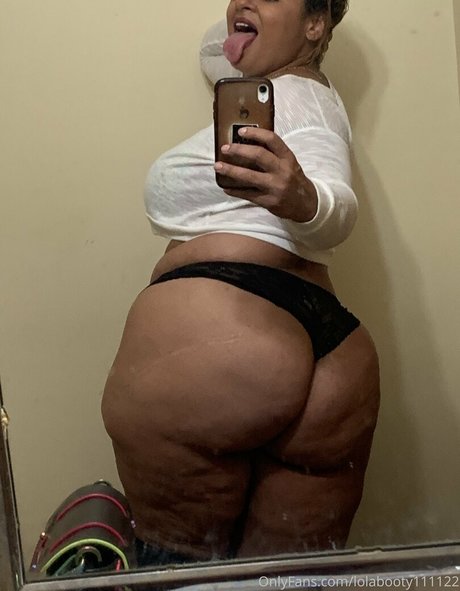 Foto desnuda filtrada de OnlyFans de Lolabooty111122