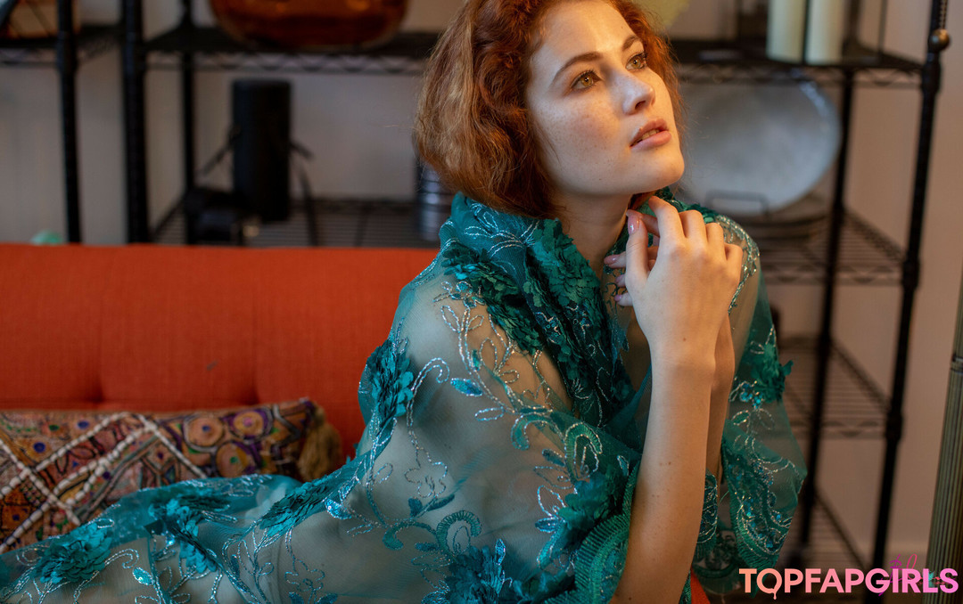 Foto desnuda filtrada de OnlyFans de Theemilybloom #86 Foto desnuda filtrada de OnlyFans de Theemilybloom #86