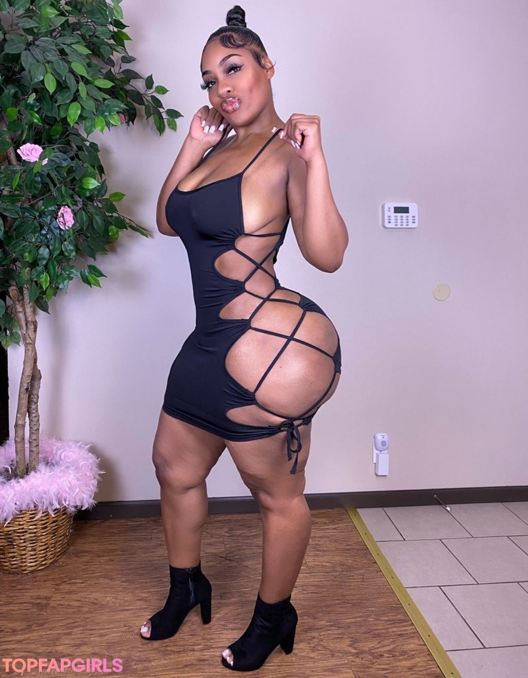 Foto desnuda filtrada de OnlyFans de Missdridri #23 Foto desnuda filtrada de OnlyFans de Missdridri #23