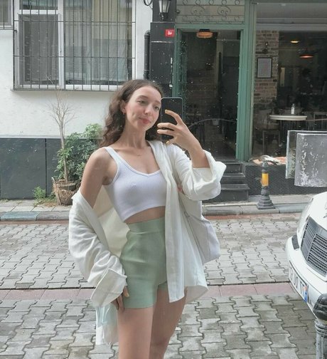 Foto desnuda filtrada de OnlyFans de Meltem Koc