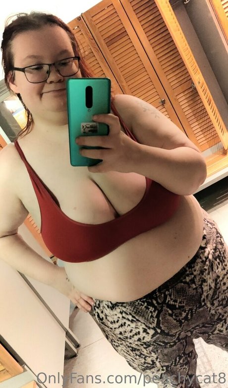 Foto desnuda filtrada de OnlyFans de Peachycat8