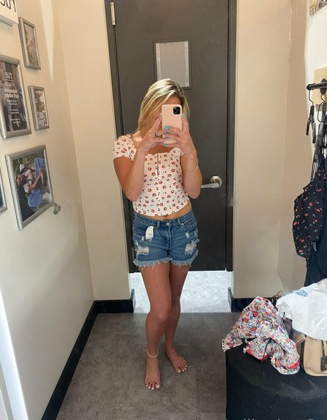 Blondebombshell922