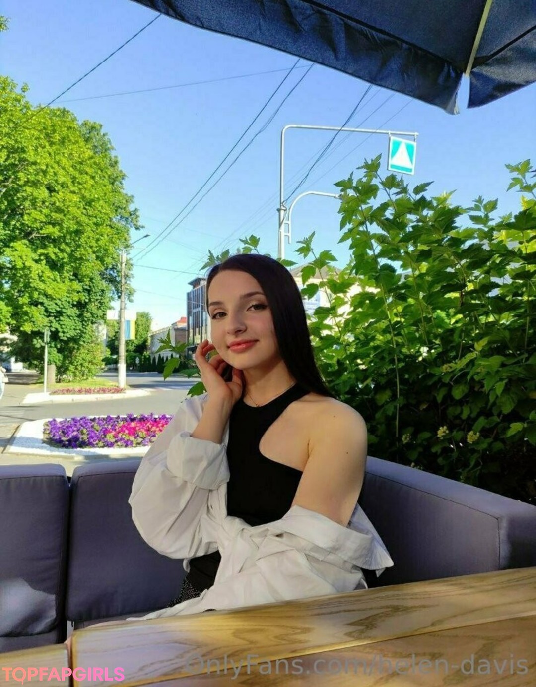 Foto desnuda filtrada de OnlyFans de Helen Davis #12 Foto desnuda filtrada de OnlyFans de Helen Davis #12
