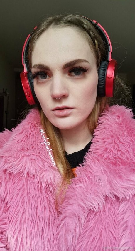Foto desnuda filtrada de OnlyFans de Carlyraesummers
