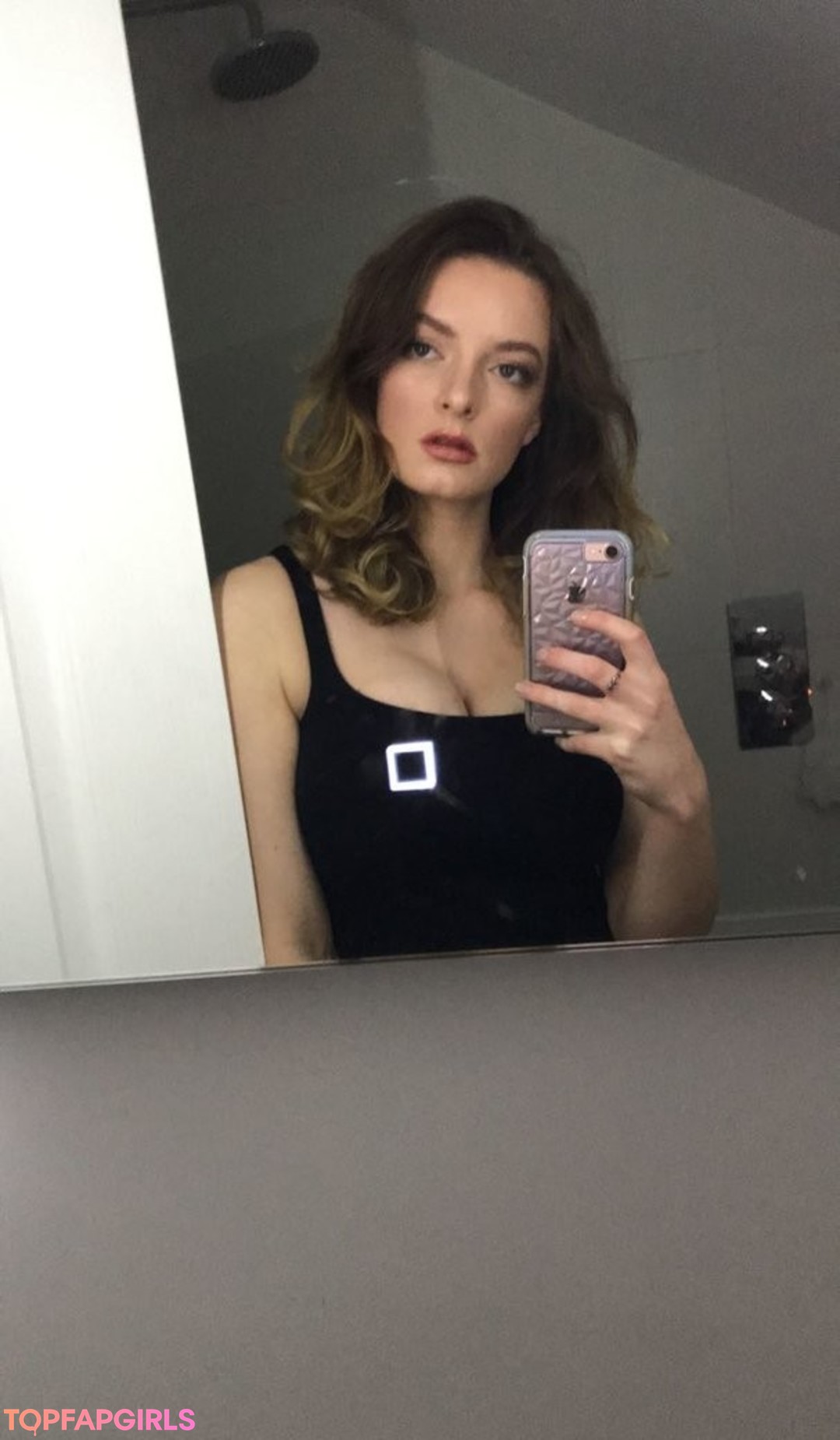 Foto desnuda filtrada de OnlyFans de Dakota Blue Richards #39 Foto desnuda filtrada de OnlyFans de Dakota Blue Richards #39