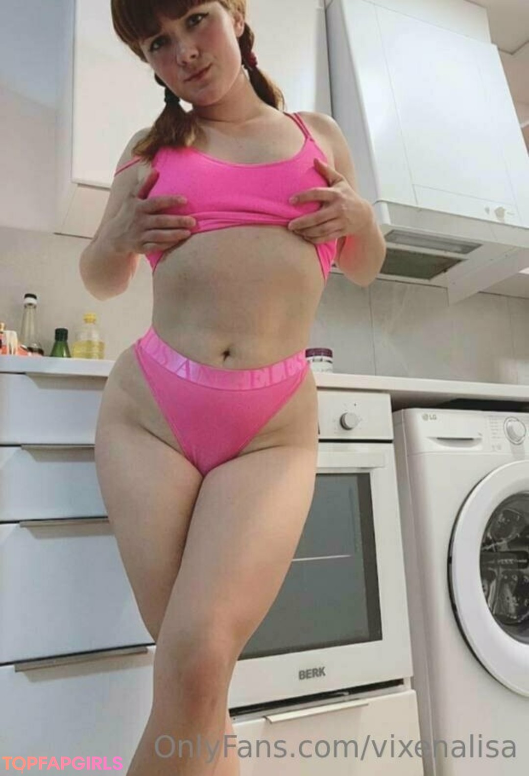 Foto desnuda filtrada de OnlyFans de Vixenalisa #33 Foto desnuda filtrada de OnlyFans de Vixenalisa #33