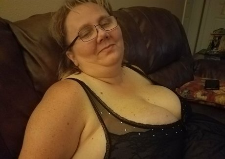 Bustywench